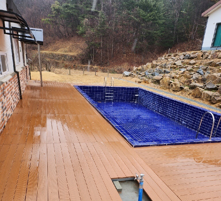 아로미펜션 수영장